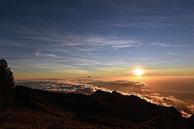 《CS2》现已正式推出 Steam在线峰值超126万